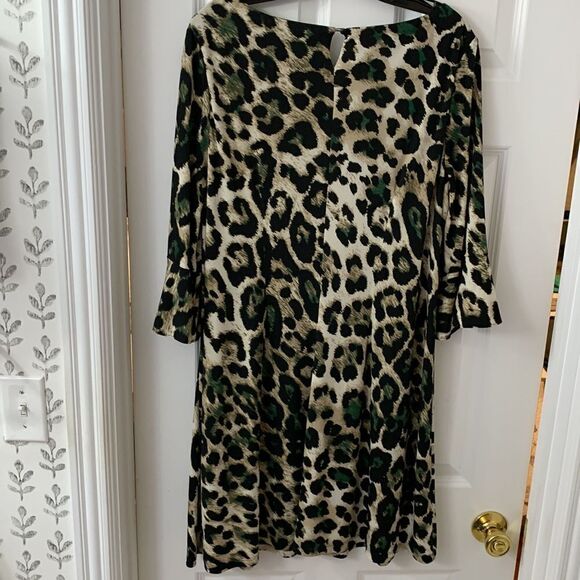 Jessica Howard size 16 leopard print dress w/ruffle bell sleeves.  Very stretchy - Picture 2 of 12